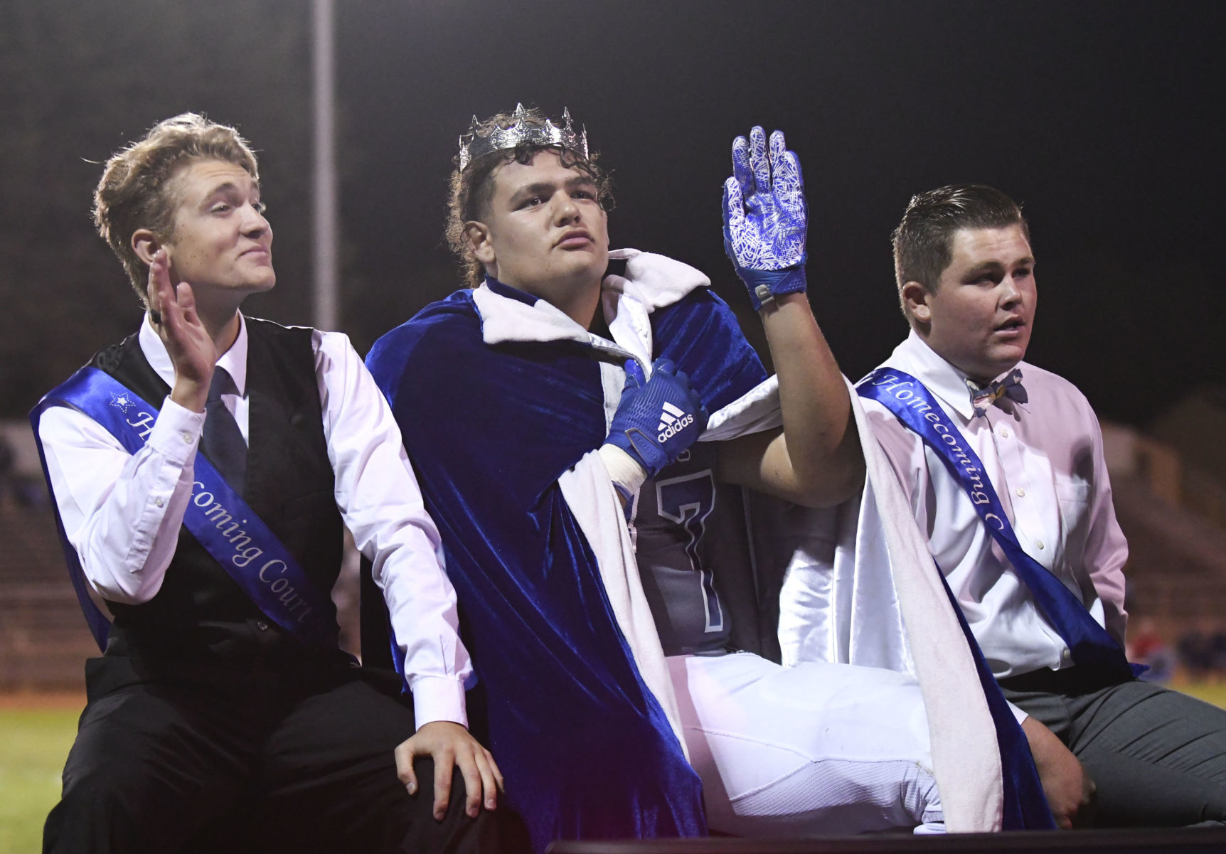 101119 Lompoc Homecoming 07.jpg